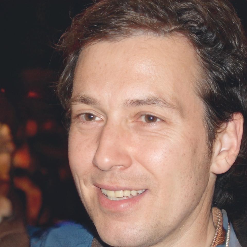 Aurelio Mendizábal, instructor principal de meditación vipassana